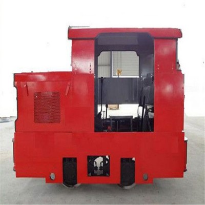 CG3.0/600型礦用防爆柴油牽引機車，